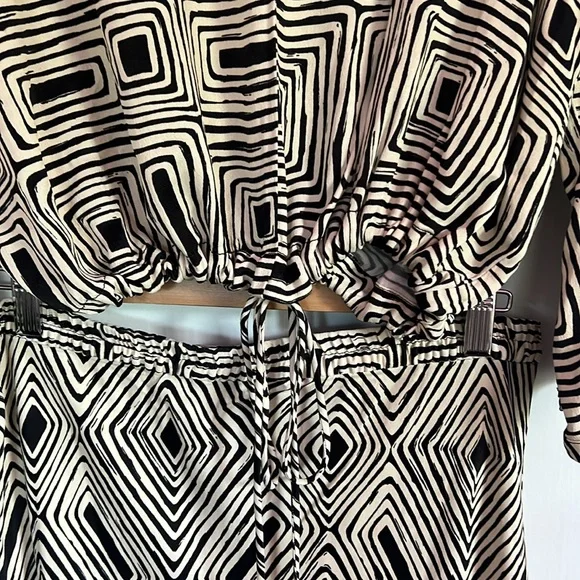 Zara Geometric Skirt and Blouse Two Piece - Picture 9 of 13